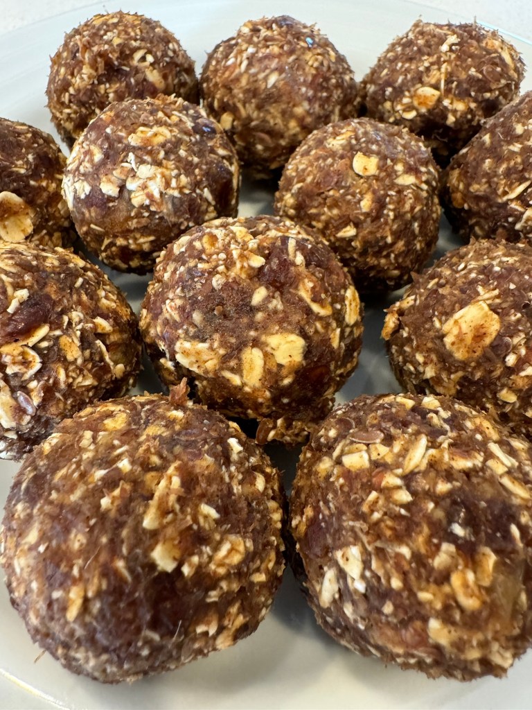 Apple Crisp Date&nbsp;Balls